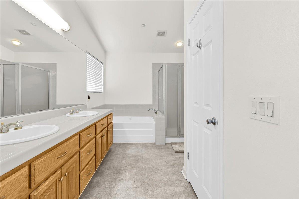 Detail Gallery Image 13 of 33 For 493 Churchill Way, Salinas,  CA 93906 - 4 Beds | 2/1 Baths