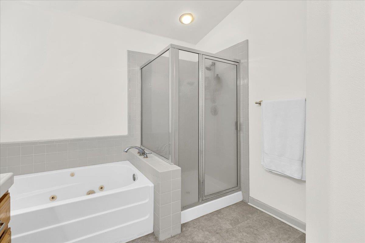 Detail Gallery Image 14 of 33 For 493 Churchill Way, Salinas,  CA 93906 - 4 Beds | 2/1 Baths