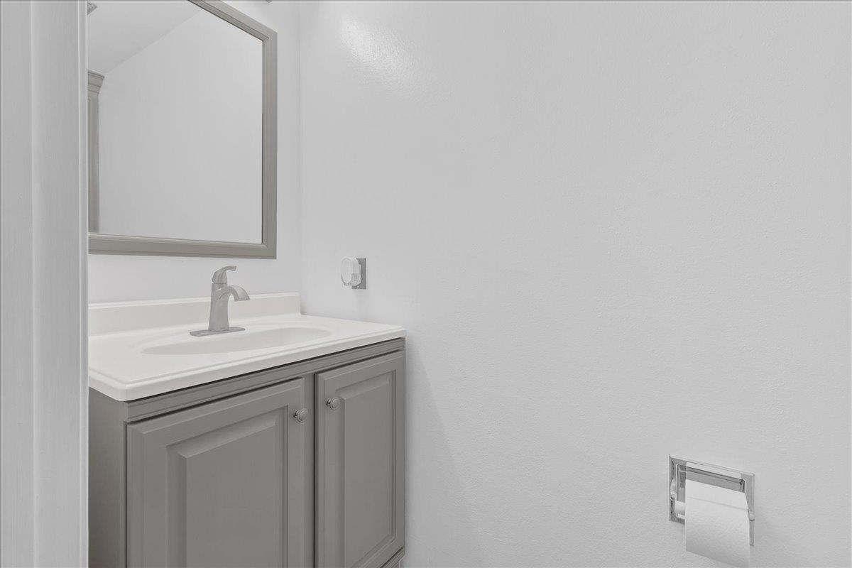 Detail Gallery Image 27 of 33 For 493 Churchill Way, Salinas,  CA 93906 - 4 Beds | 2/1 Baths