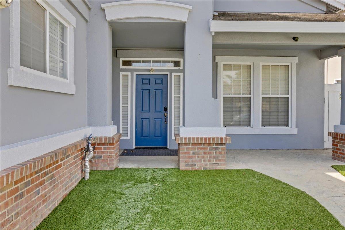 Detail Gallery Image 3 of 33 For 493 Churchill Way, Salinas,  CA 93906 - 4 Beds | 2/1 Baths