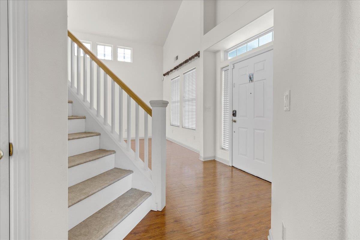 Detail Gallery Image 4 of 33 For 493 Churchill Way, Salinas,  CA 93906 - 4 Beds | 2/1 Baths