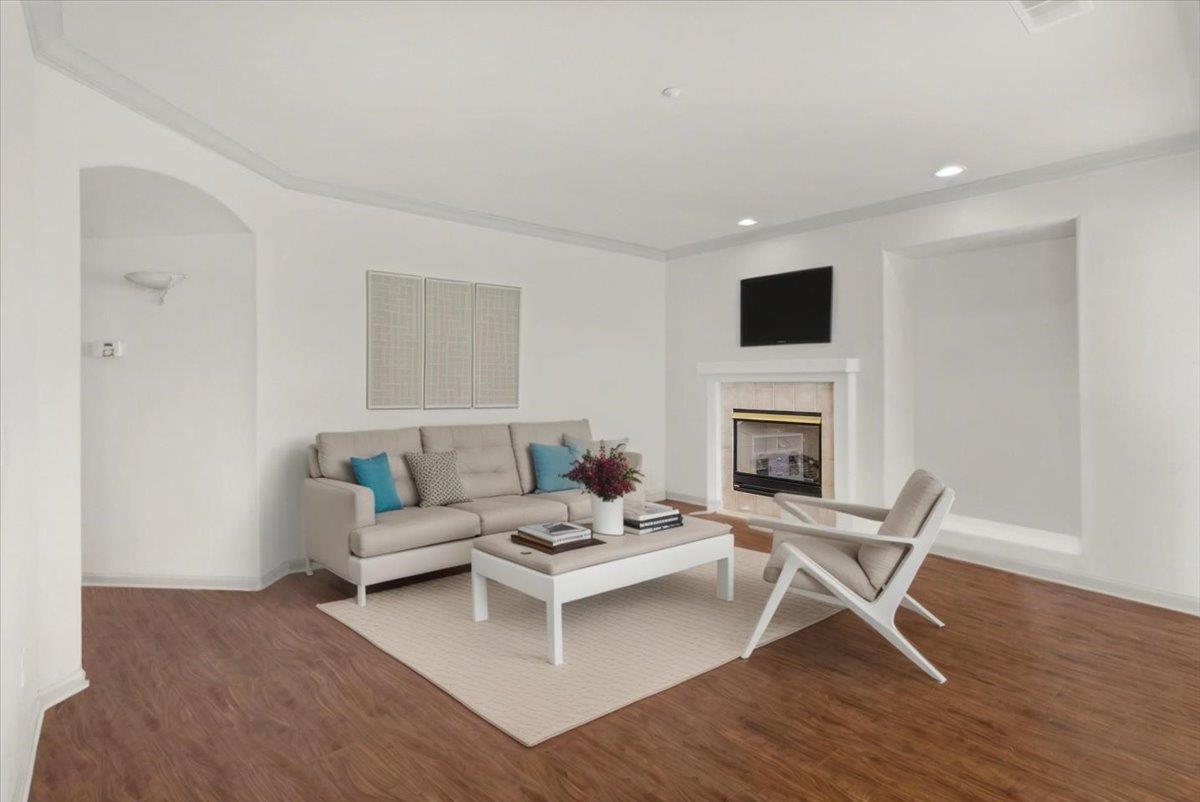 Detail Gallery Image 7 of 33 For 493 Churchill Way, Salinas,  CA 93906 - 4 Beds | 2/1 Baths