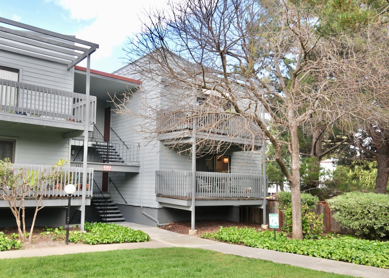 Detail Gallery Image 2 of 23 For 4202 George Ave #1,  San Mateo,  CA 94403 - 2 Beds | 2 Baths