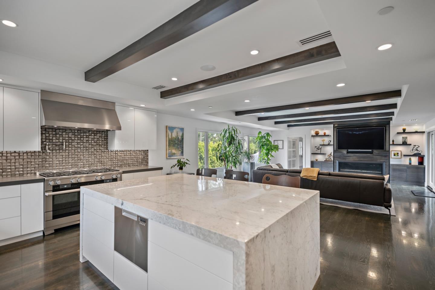 Detail Gallery Image 12 of 54 For 14594 Eastview Dr, Los Gatos,  CA 95032 - 5 Beds | 4/1 Baths