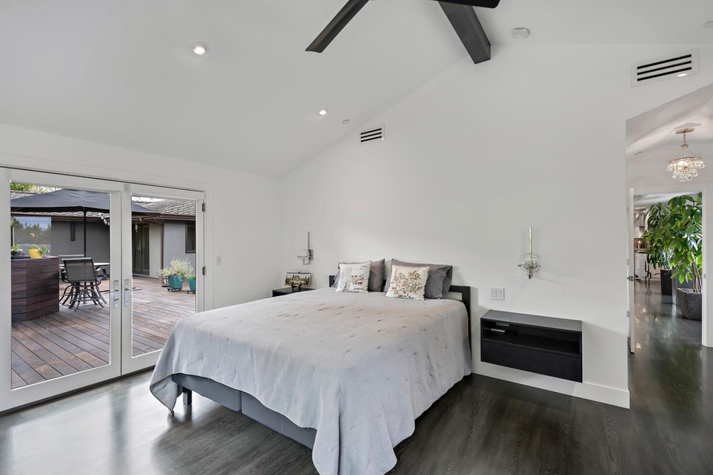 Detail Gallery Image 19 of 54 For 14594 Eastview Dr, Los Gatos,  CA 95032 - 5 Beds | 4/1 Baths