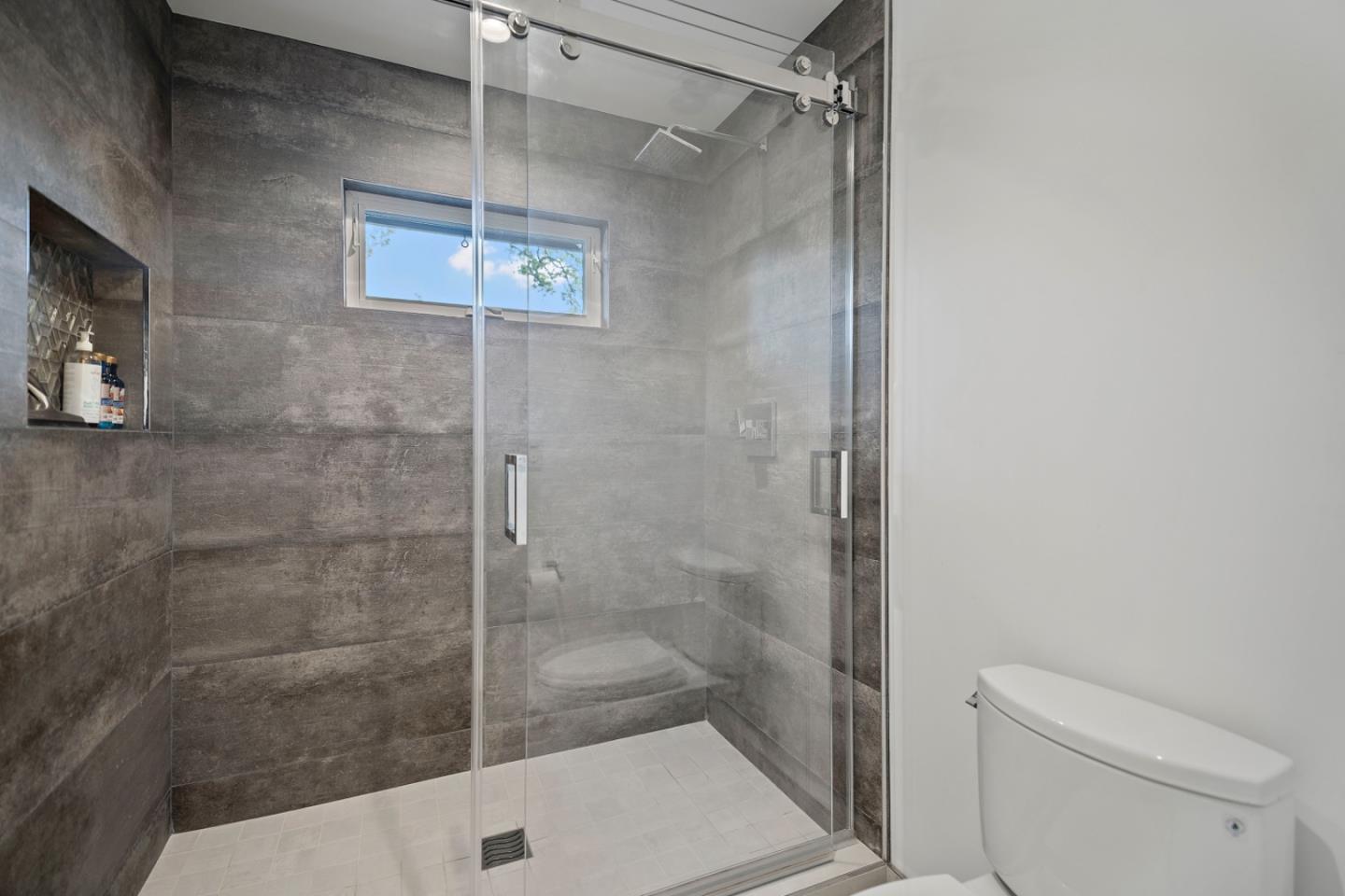 Detail Gallery Image 21 of 54 For 14594 Eastview Dr, Los Gatos,  CA 95032 - 5 Beds | 4/1 Baths