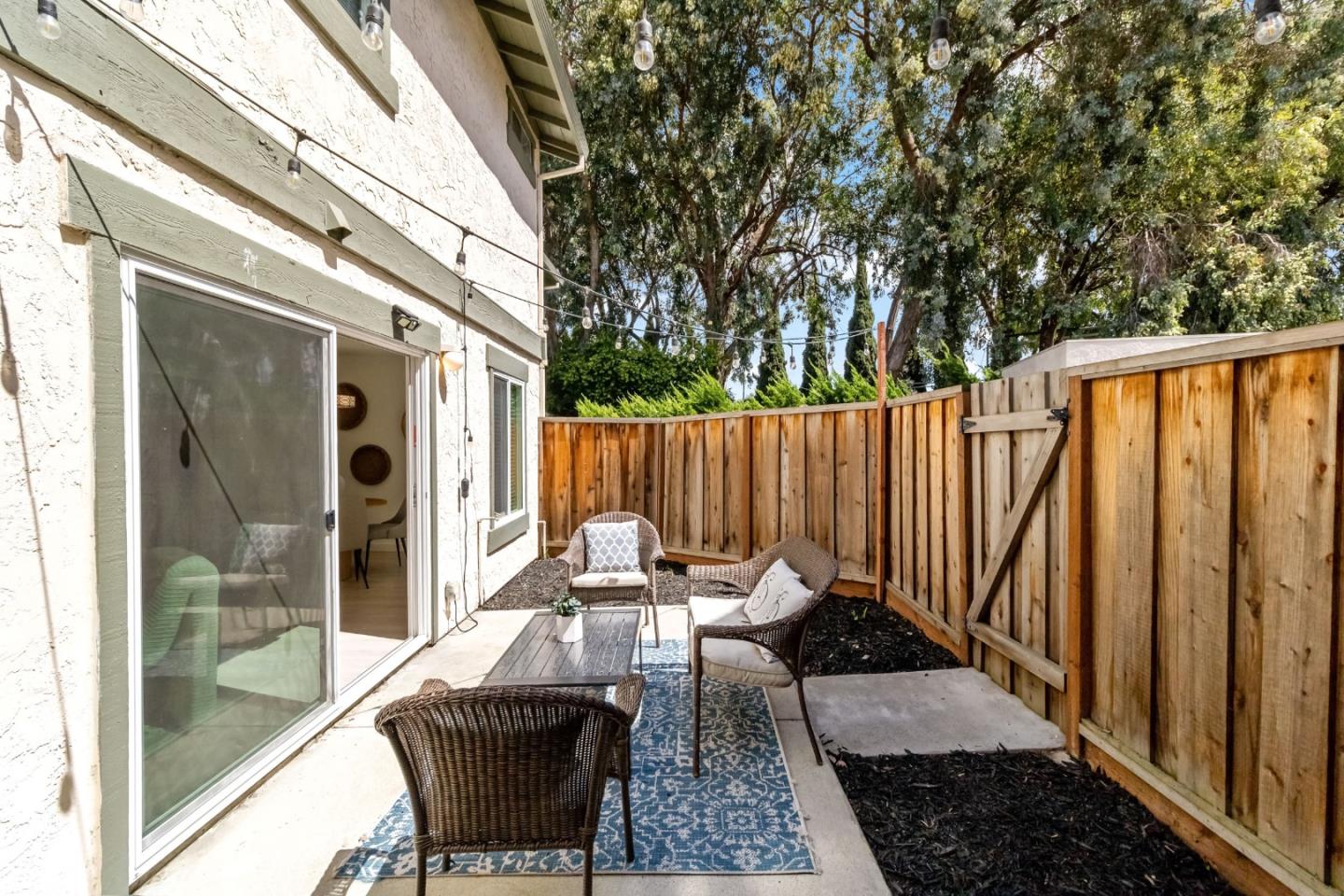 Detail Gallery Image 14 of 31 For 614 Lakehaven Ter, Sunnyvale,  CA 94089 - 3 Beds | 2/1 Baths