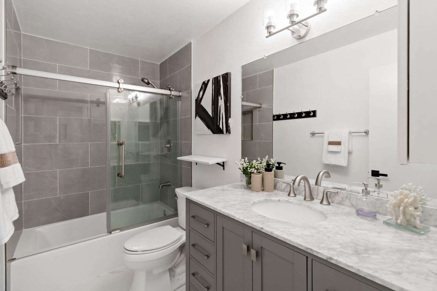 Detail Gallery Image 27 of 31 For 614 Lakehaven Ter, Sunnyvale,  CA 94089 - 3 Beds | 2/1 Baths