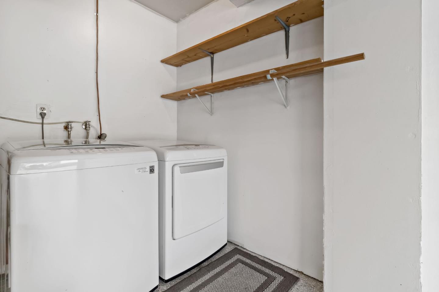 Detail Gallery Image 29 of 31 For 614 Lakehaven Ter, Sunnyvale,  CA 94089 - 3 Beds | 2/1 Baths