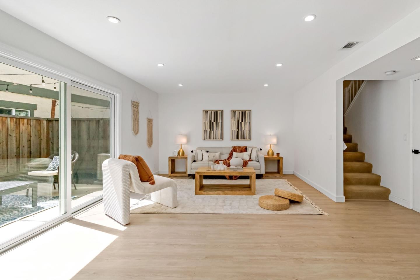 Detail Gallery Image 3 of 31 For 614 Lakehaven Ter, Sunnyvale,  CA 94089 - 3 Beds | 2/1 Baths