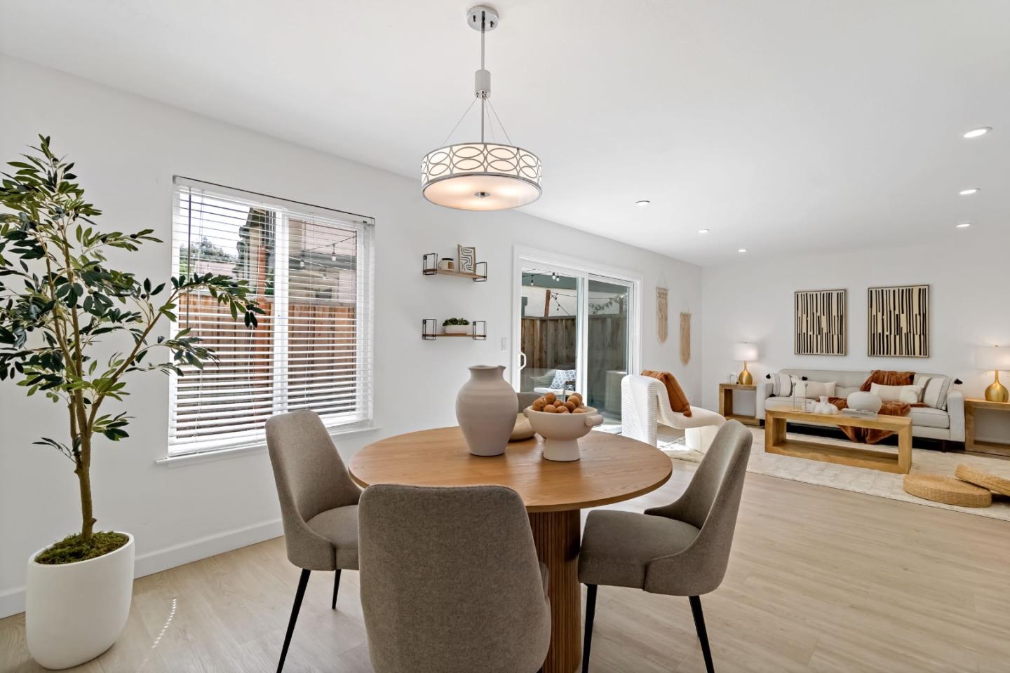 Detail Gallery Image 7 of 31 For 614 Lakehaven Ter, Sunnyvale,  CA 94089 - 3 Beds | 2/1 Baths
