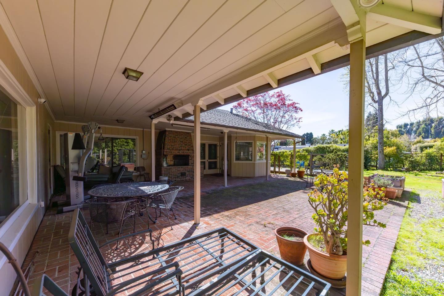 Detail Gallery Image 68 of 83 For 680 Fairway Cir, Hillsborough,  CA 94010 - 3 Beds | 3/1 Baths
