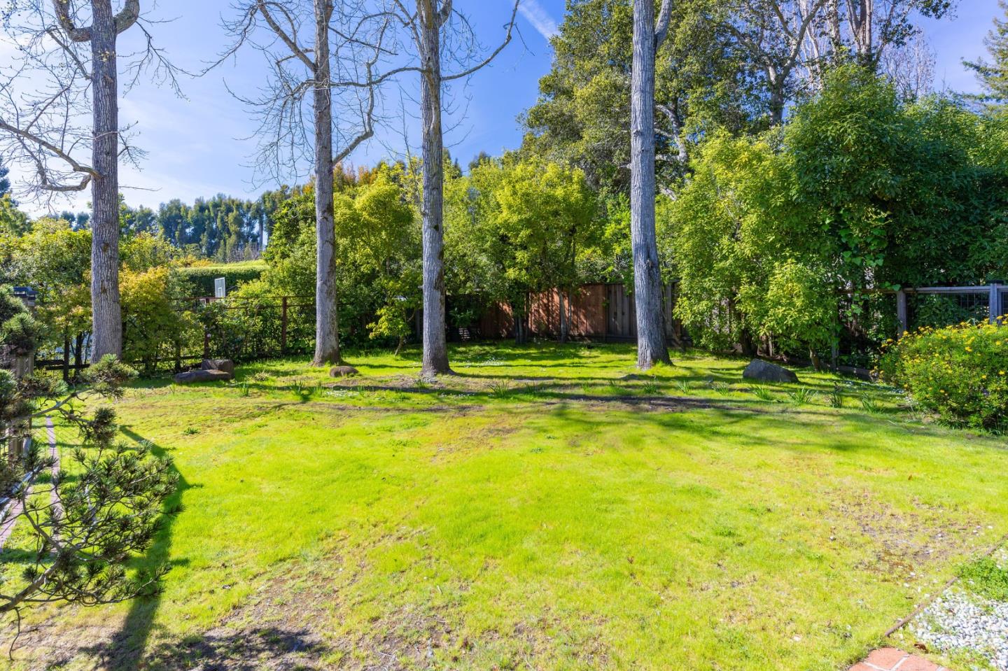 Detail Gallery Image 72 of 83 For 680 Fairway Cir, Hillsborough,  CA 94010 - 3 Beds | 3/1 Baths