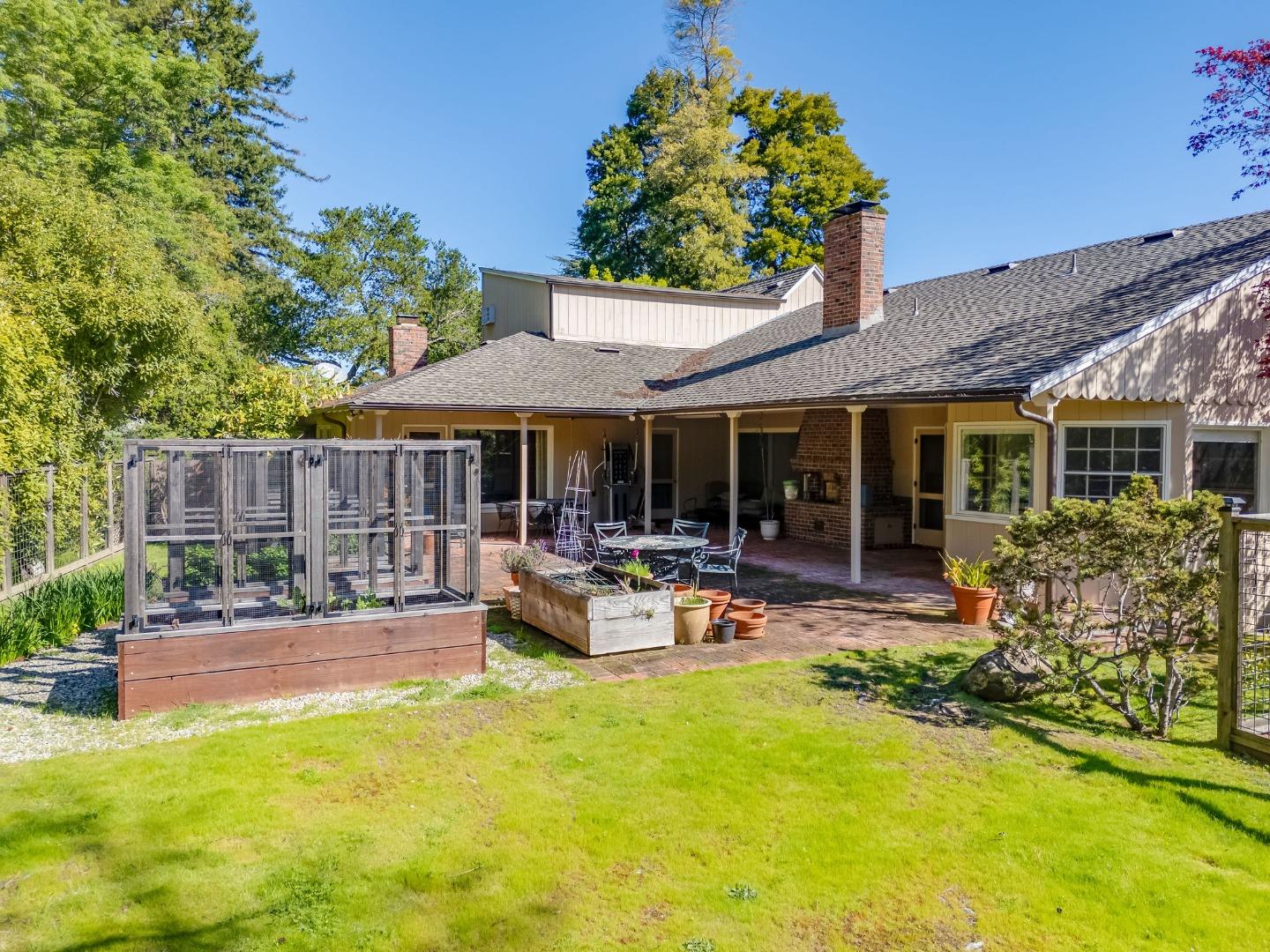 Detail Gallery Image 73 of 83 For 680 Fairway Cir, Hillsborough,  CA 94010 - 3 Beds | 3/1 Baths