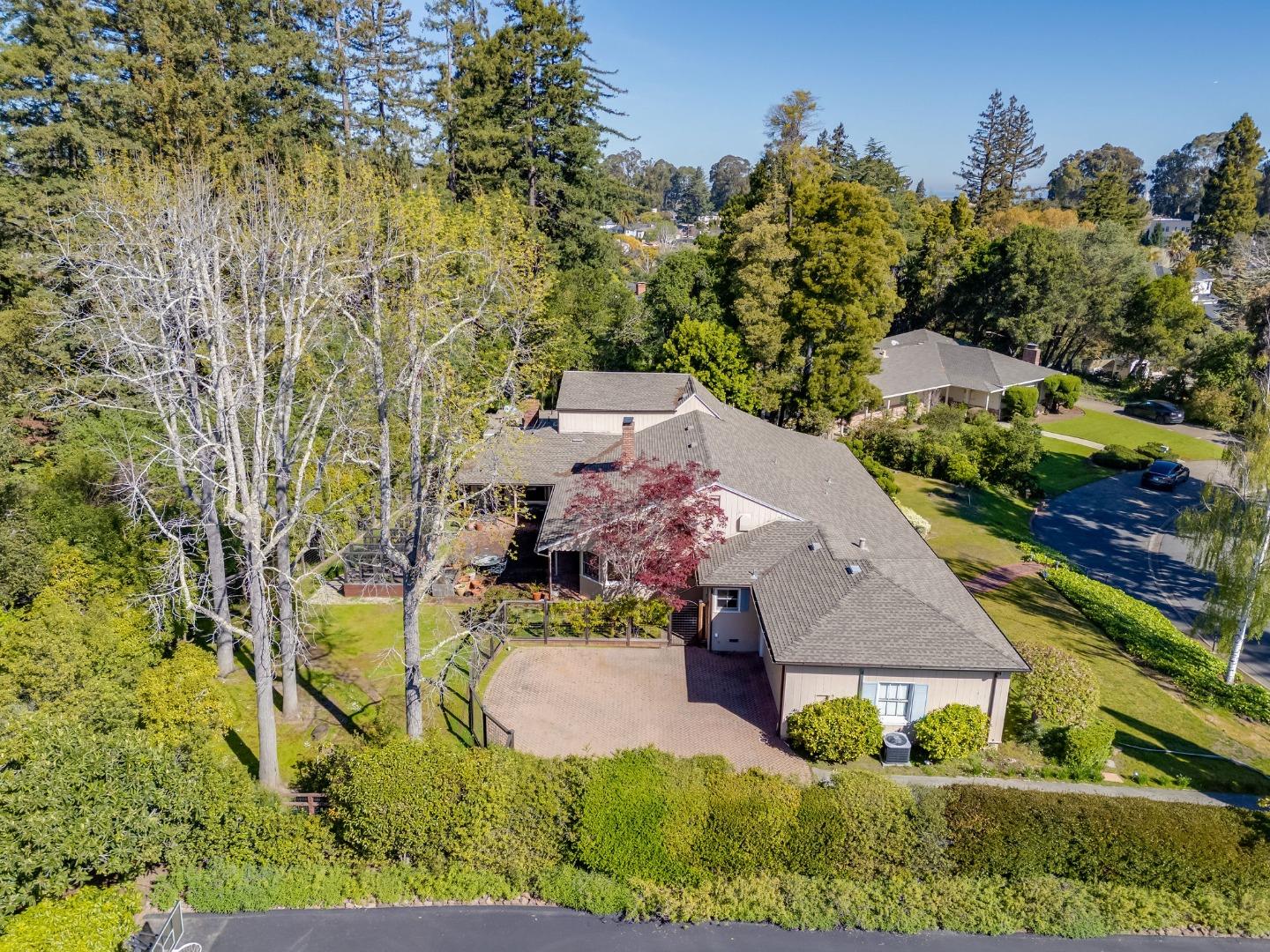 Detail Gallery Image 79 of 83 For 680 Fairway Cir, Hillsborough,  CA 94010 - 3 Beds | 3/1 Baths