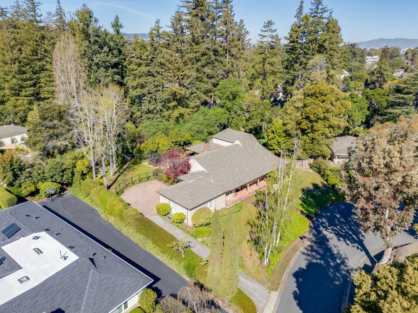 Detail Gallery Image 80 of 83 For 680 Fairway Cir, Hillsborough,  CA 94010 - 3 Beds | 3/1 Baths