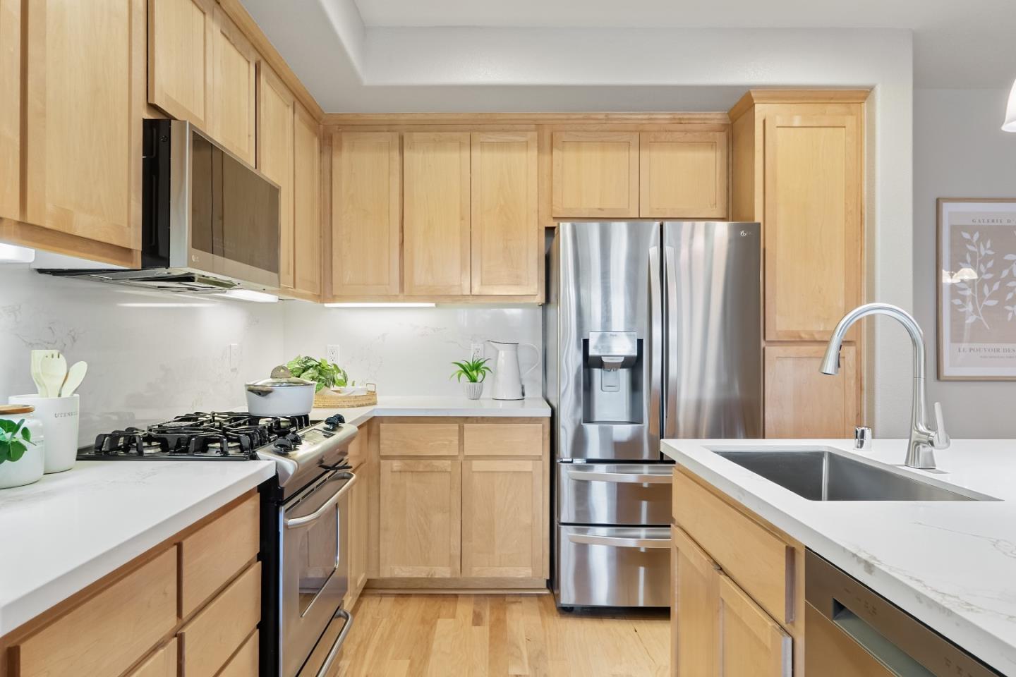 Detail Gallery Image 11 of 45 For 1815 Camino Leonor, San Jose,  CA 95131 - 2 Beds | 2 Baths