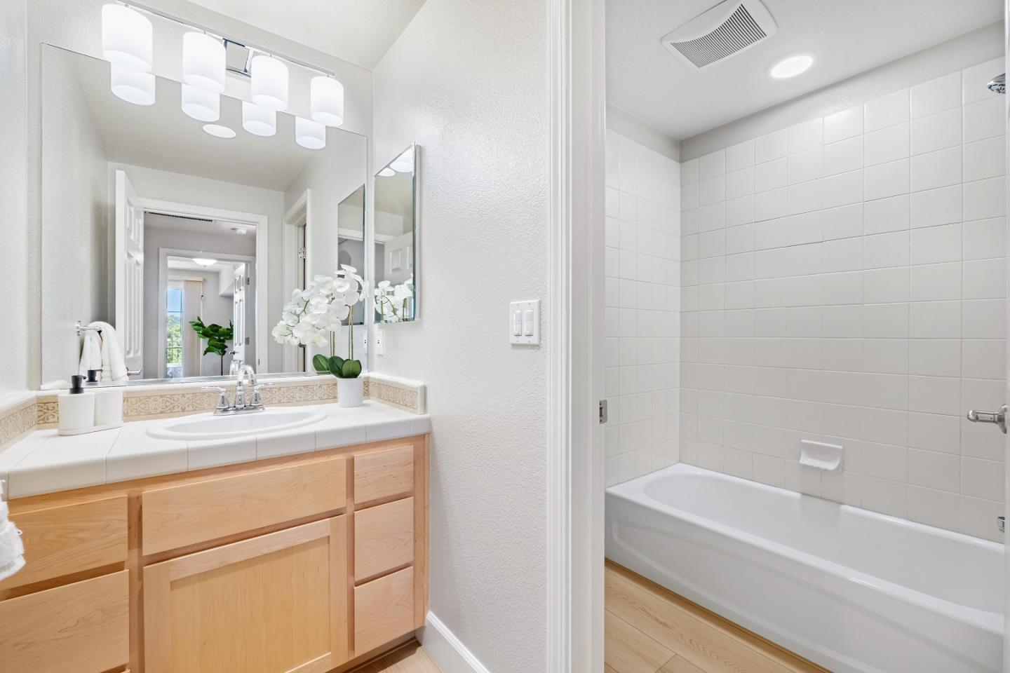 Detail Gallery Image 21 of 45 For 1815 Camino Leonor, San Jose,  CA 95131 - 2 Beds | 2 Baths