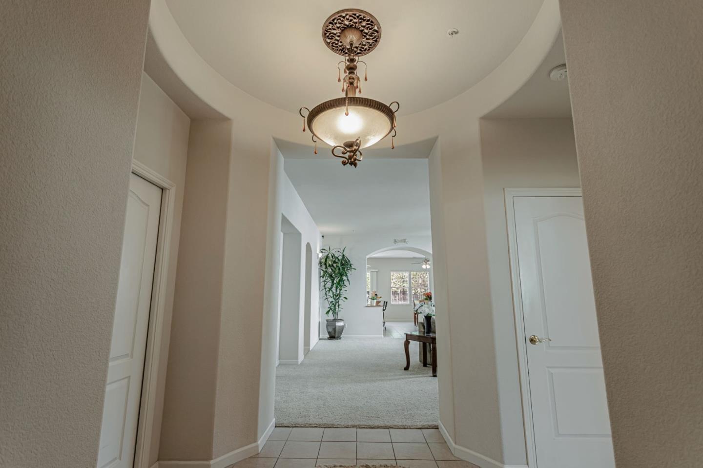 Detail Gallery Image 5 of 29 For 9 Ahwahnee St, San Juan Bautista,  CA 95045 - 4 Beds | 3 Baths