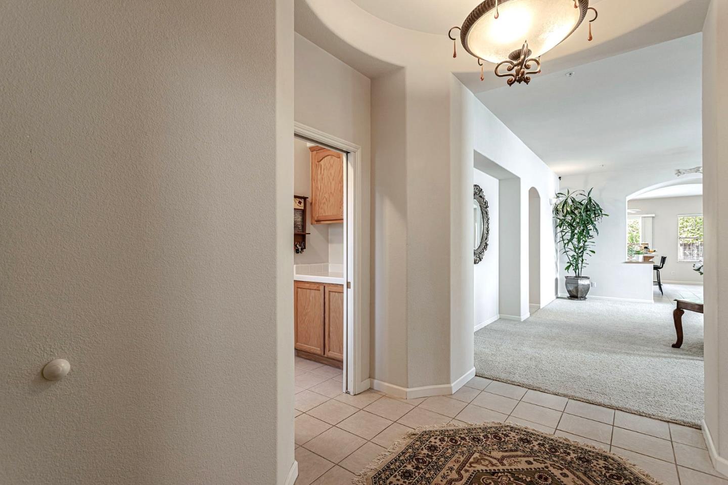 Detail Gallery Image 7 of 29 For 9 Ahwahnee St, San Juan Bautista,  CA 95045 - 4 Beds | 3 Baths