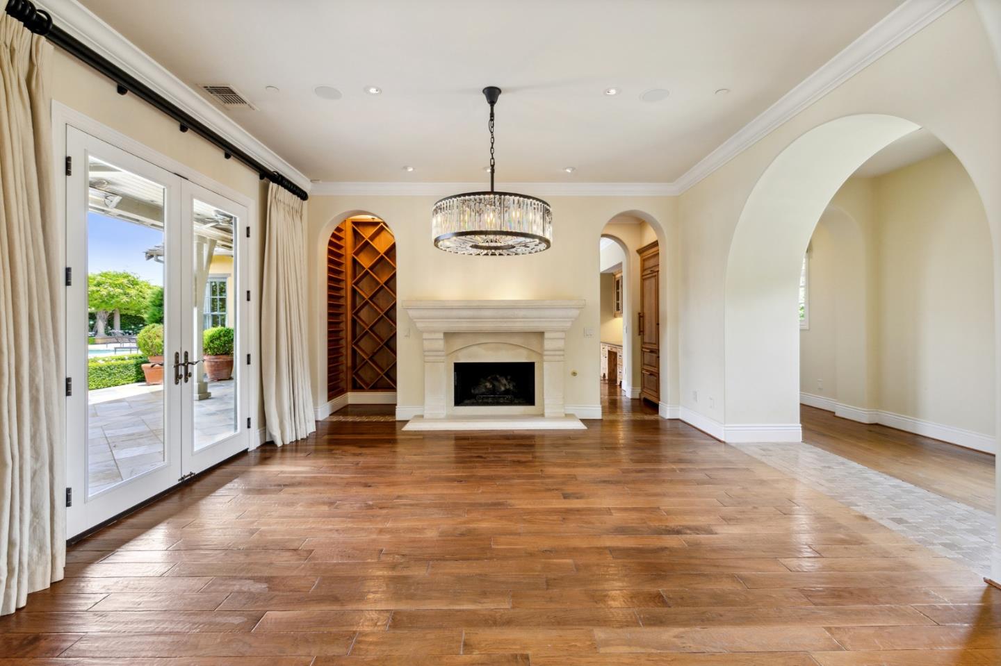 Detail Gallery Image 12 of 87 For 1305 Lions Peak Ln, San Martin,  CA 95046 - 4 Beds | 4/1 Baths