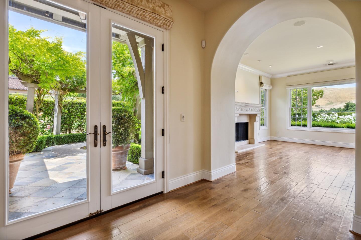 Detail Gallery Image 16 of 87 For 1305 Lions Peak Ln, San Martin,  CA 95046 - 4 Beds | 4/1 Baths