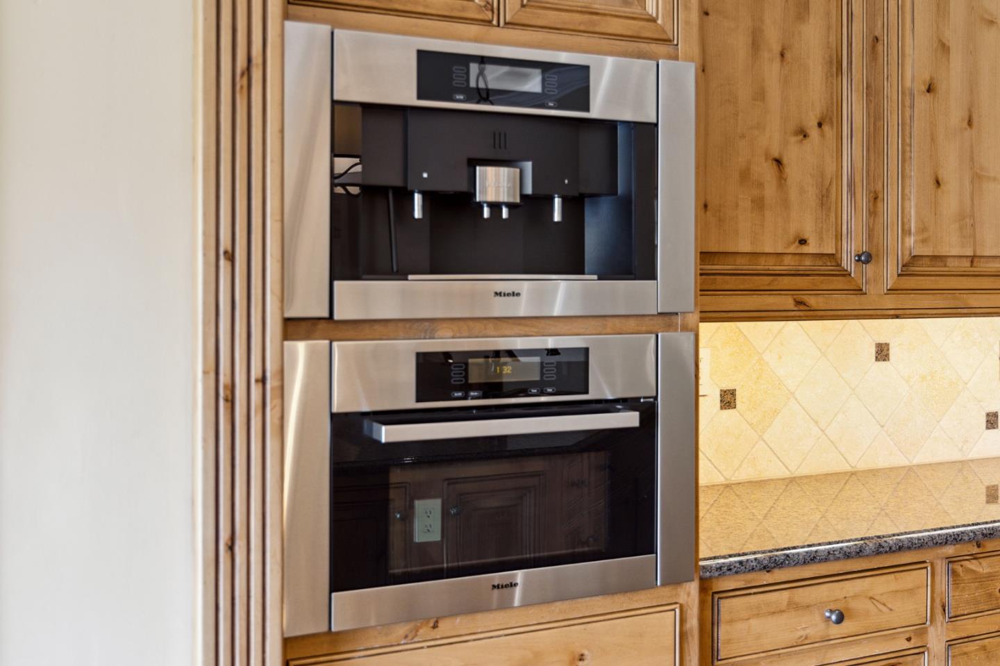 Detail Gallery Image 31 of 87 For 1305 Lions Peak Ln, San Martin,  CA 95046 - 4 Beds | 4/1 Baths