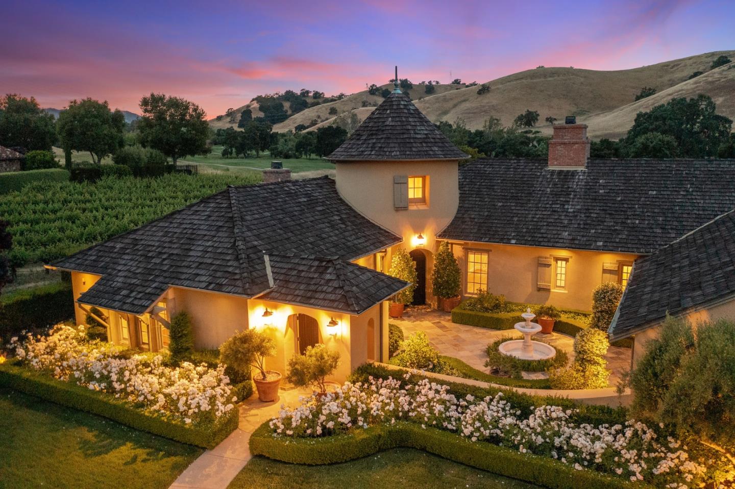 Detail Gallery Image 4 of 87 For 1305 Lions Peak Ln, San Martin,  CA 95046 - 4 Beds | 4/1 Baths