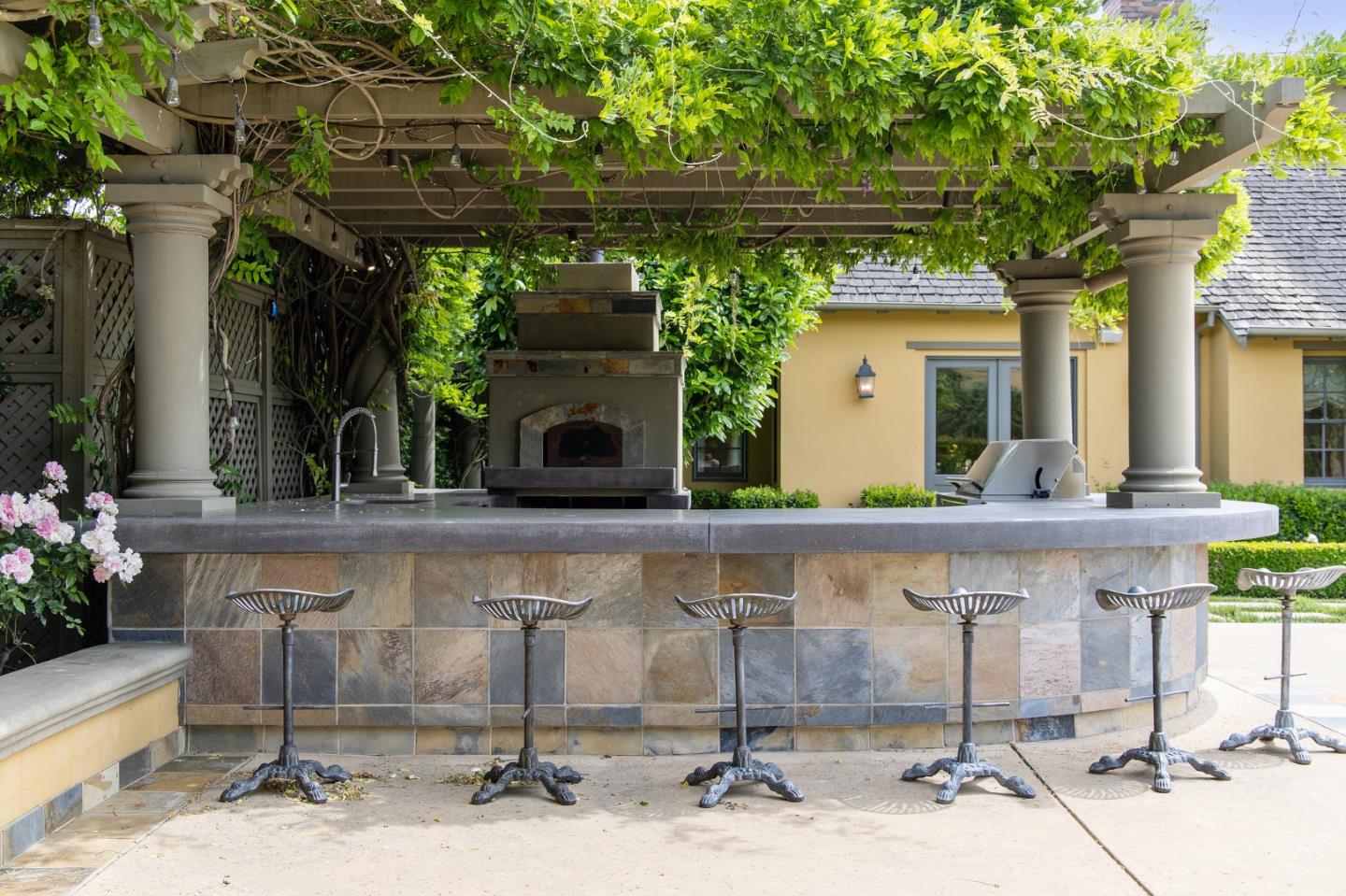 Detail Gallery Image 45 of 87 For 1305 Lions Peak Ln, San Martin,  CA 95046 - 4 Beds | 4/1 Baths