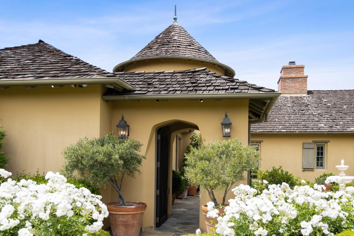 Detail Gallery Image 5 of 87 For 1305 Lions Peak Ln, San Martin,  CA 95046 - 4 Beds | 4/1 Baths