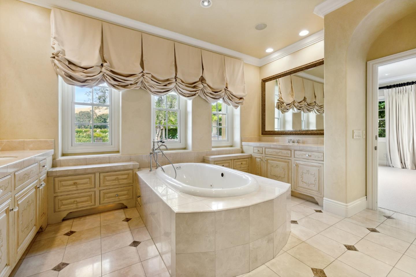 Detail Gallery Image 59 of 87 For 1305 Lions Peak Ln, San Martin,  CA 95046 - 4 Beds | 4/1 Baths