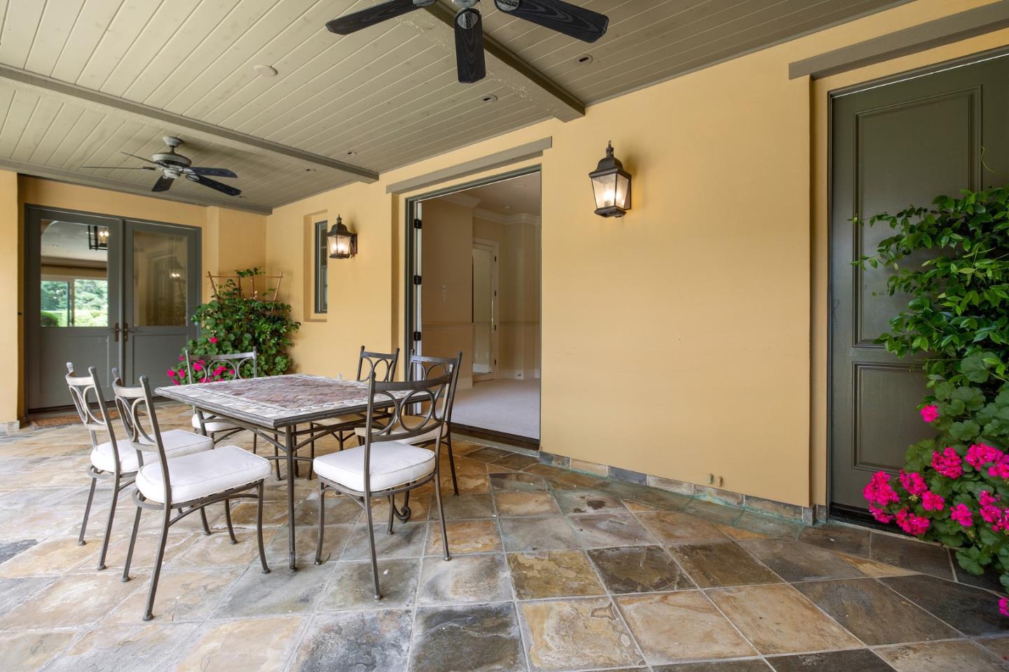 Detail Gallery Image 7 of 87 For 1305 Lions Peak Ln, San Martin,  CA 95046 - 4 Beds | 4/1 Baths