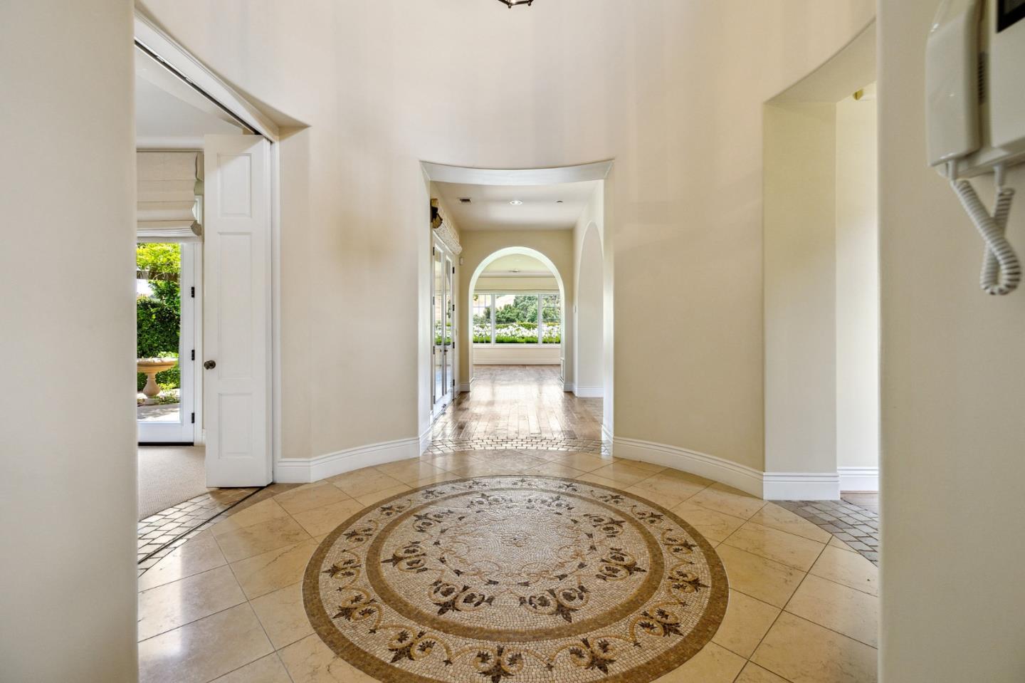 Detail Gallery Image 9 of 87 For 1305 Lions Peak Ln, San Martin,  CA 95046 - 4 Beds | 4/1 Baths