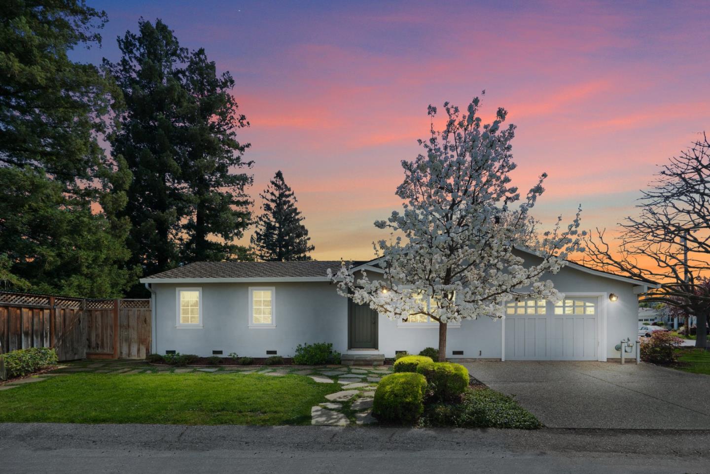 Detail Gallery Image 2 of 50 For 1501 Fallen Leaf Ln, Los Altos,  CA 94024 - 4 Beds | 2/1 Baths
