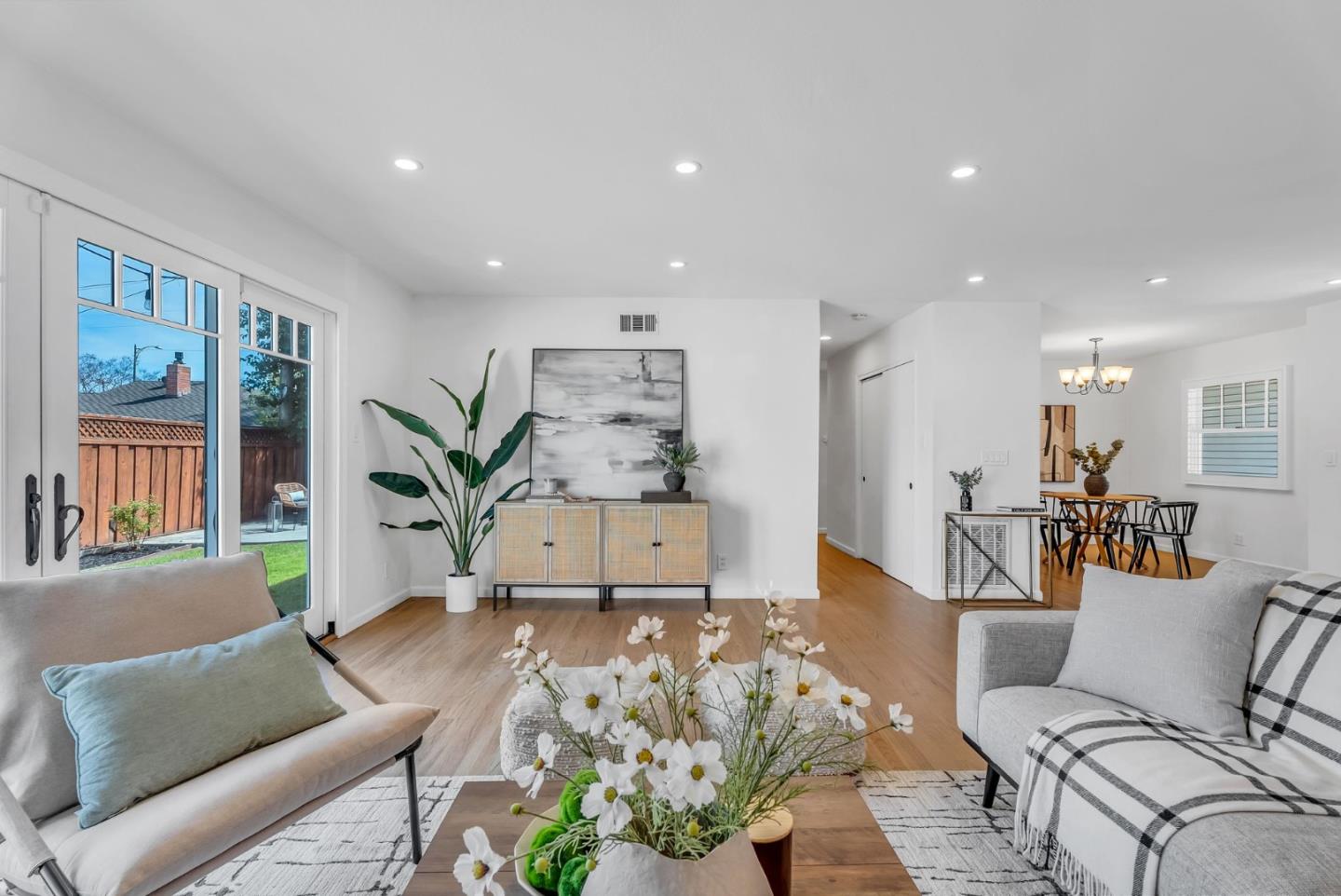 Detail Gallery Image 2 of 50 For 3130 Woodmont Dr, San Jose,  CA 95118 - 3 Beds | 2 Baths