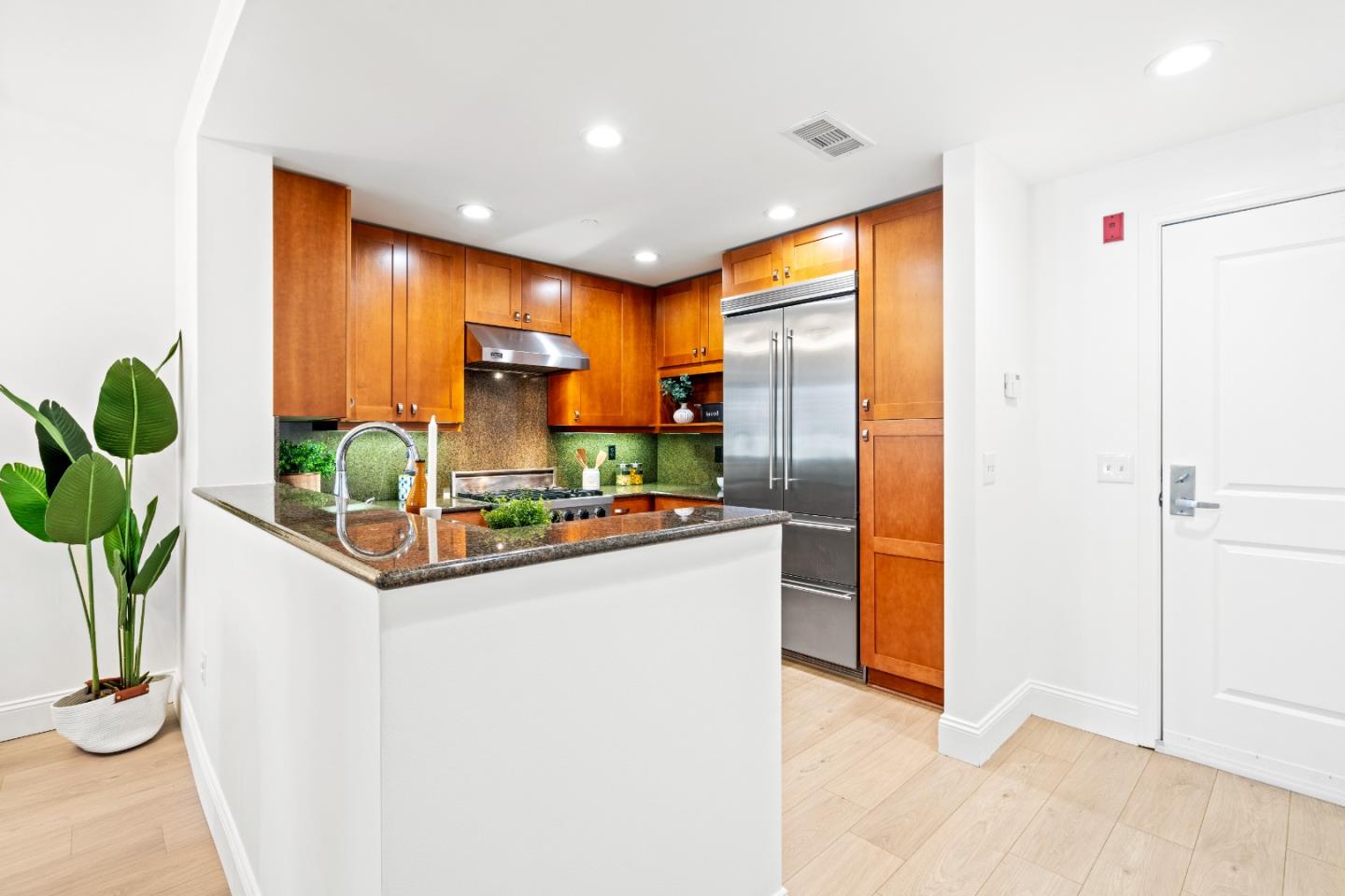 Detail Gallery Image 2 of 48 For 800 High St #105,  Palo Alto,  CA 94301 - 2 Beds | 2 Baths