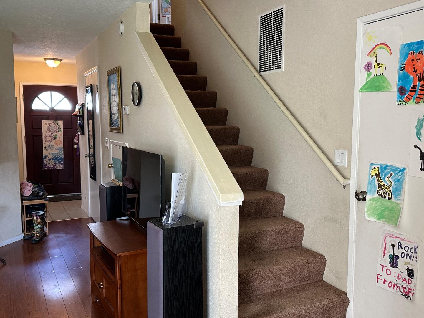 Detail Gallery Image 11 of 15 For 1608 Wren Pl, Santa Cruz,  CA 95062 - 2 Beds | 2/1 Baths