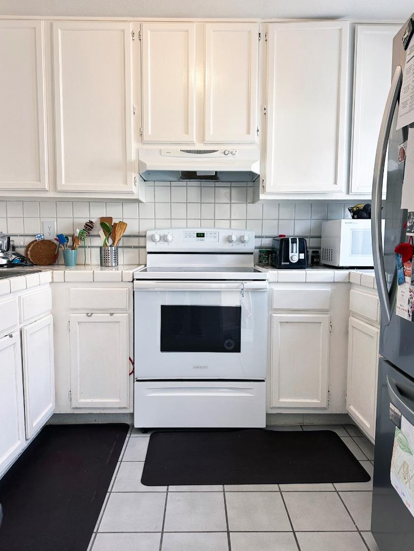 Detail Gallery Image 7 of 15 For 1608 Wren Pl, Santa Cruz,  CA 95062 - 2 Beds | 2/1 Baths