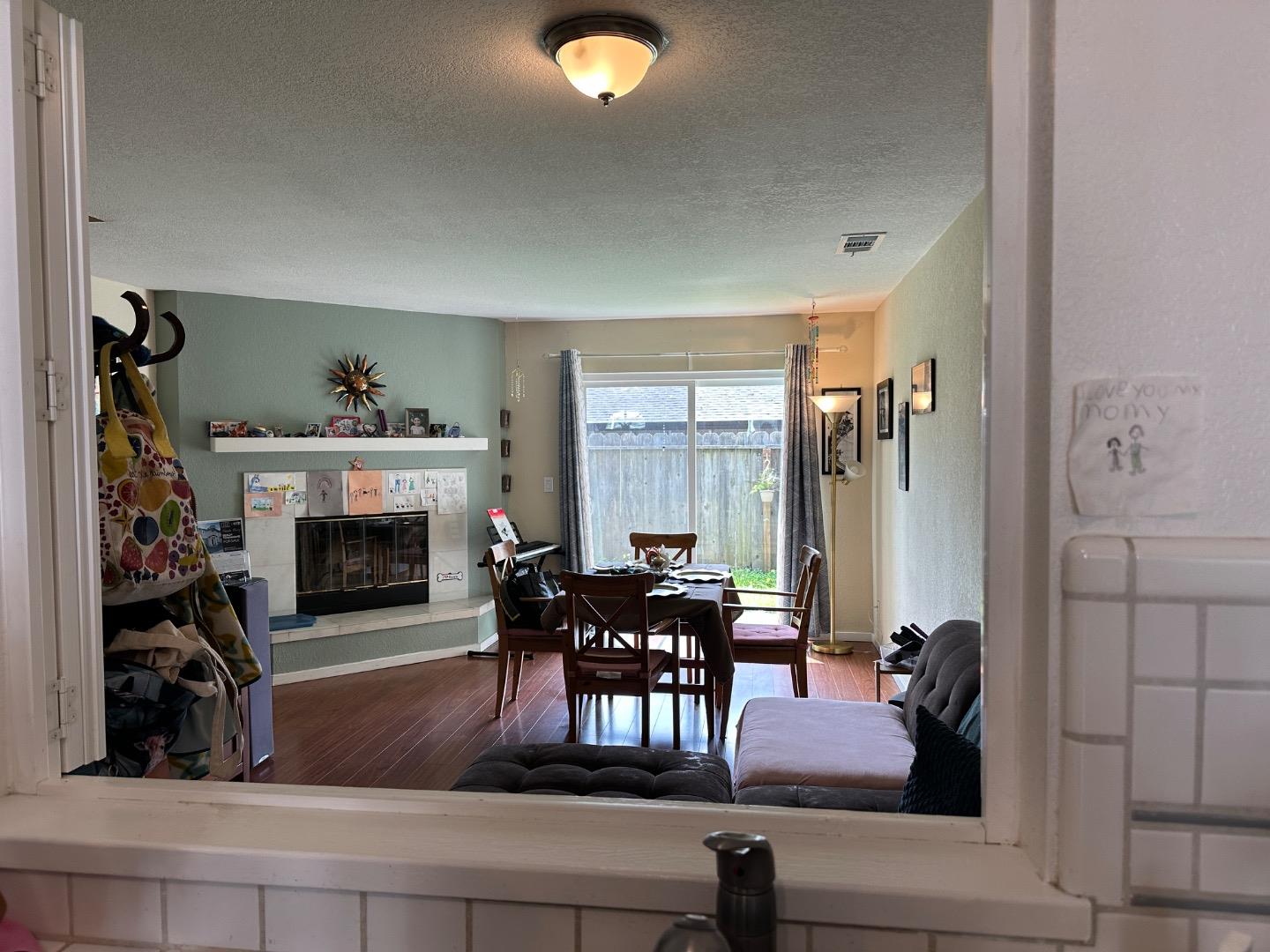 Detail Gallery Image 9 of 15 For 1608 Wren Pl, Santa Cruz,  CA 95062 - 2 Beds | 2/1 Baths