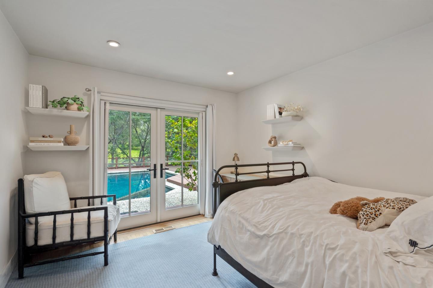 Detail Gallery Image 15 of 21 For 90 Bear Gulch Dr, Portola Valley,  CA 94028 - 3 Beds | 2 Baths