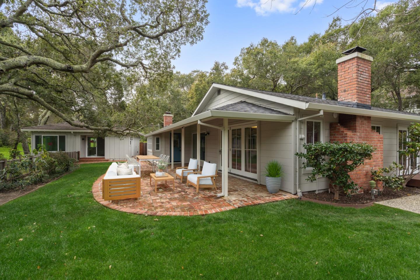 Detail Gallery Image 17 of 21 For 90 Bear Gulch Dr, Portola Valley,  CA 94028 - 3 Beds | 2 Baths