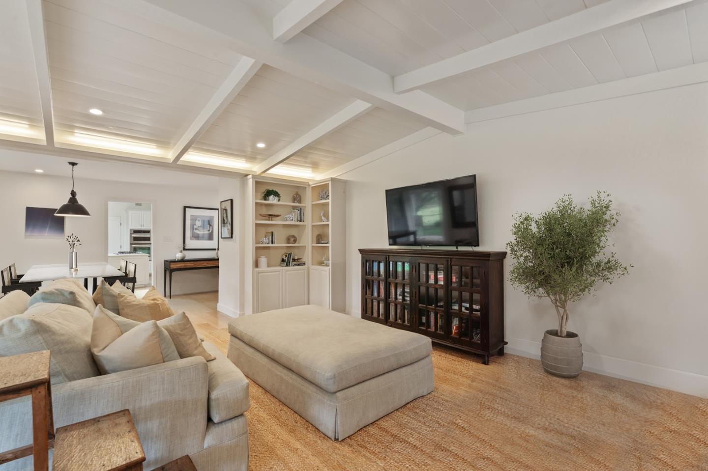 Detail Gallery Image 5 of 21 For 90 Bear Gulch Dr, Portola Valley,  CA 94028 - 3 Beds | 2 Baths