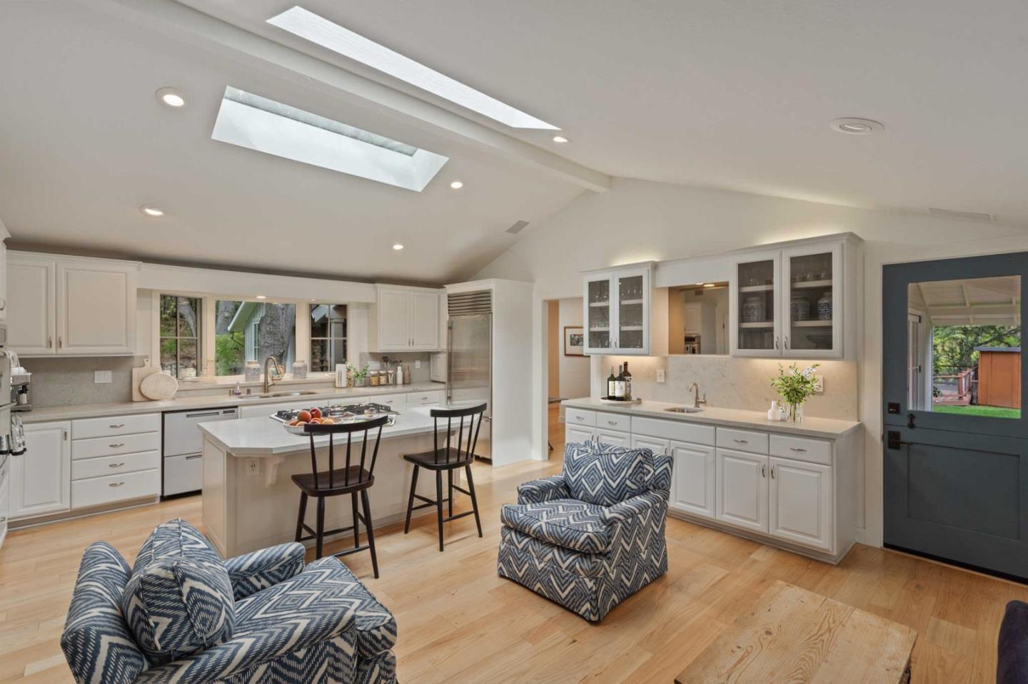 Detail Gallery Image 9 of 21 For 90 Bear Gulch Dr, Portola Valley,  CA 94028 - 3 Beds | 2 Baths