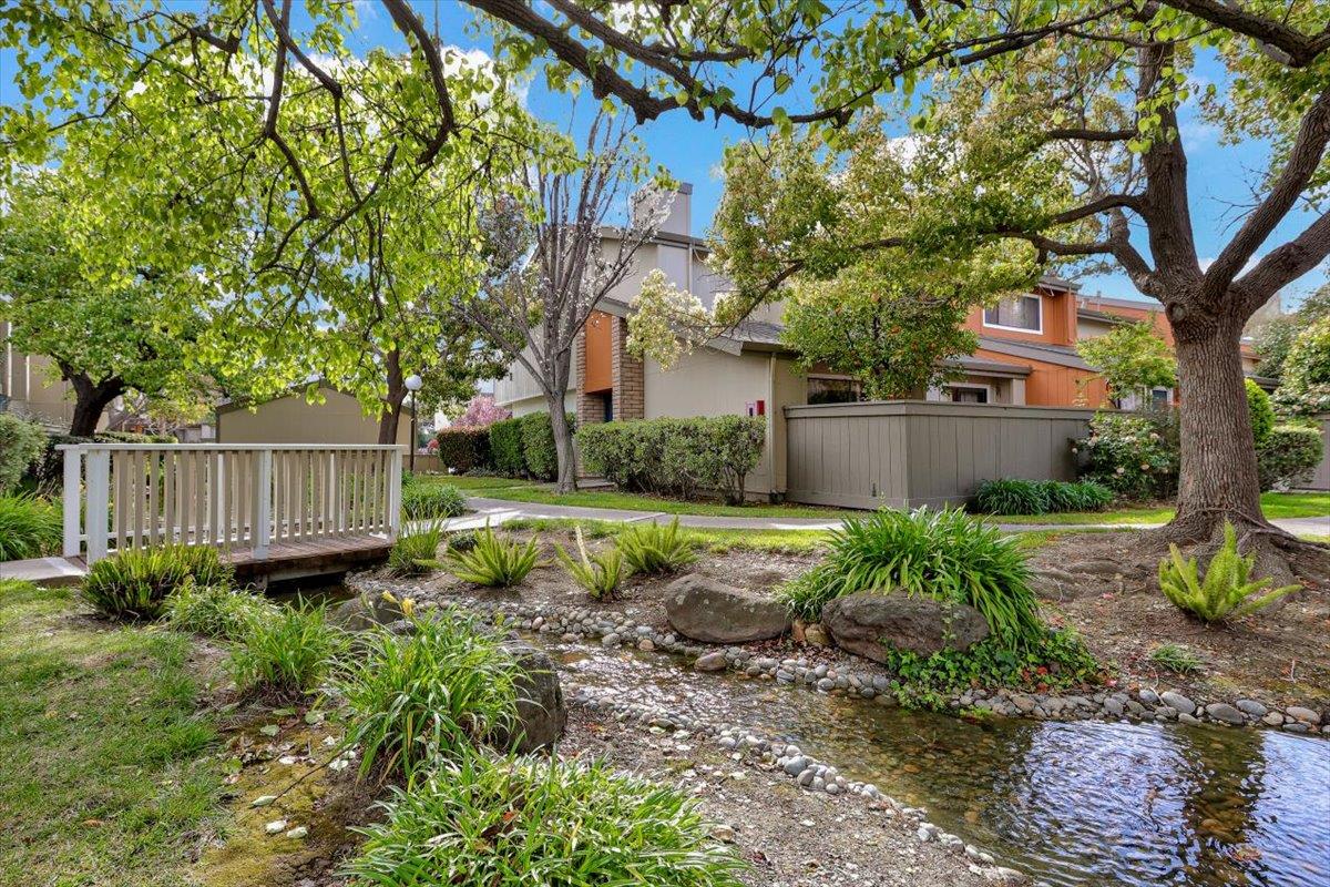 Detail Gallery Image 2 of 41 For 49 Showers Dr #K432,  Mountain View,  CA 94040 - 3 Beds | 2/1 Baths
