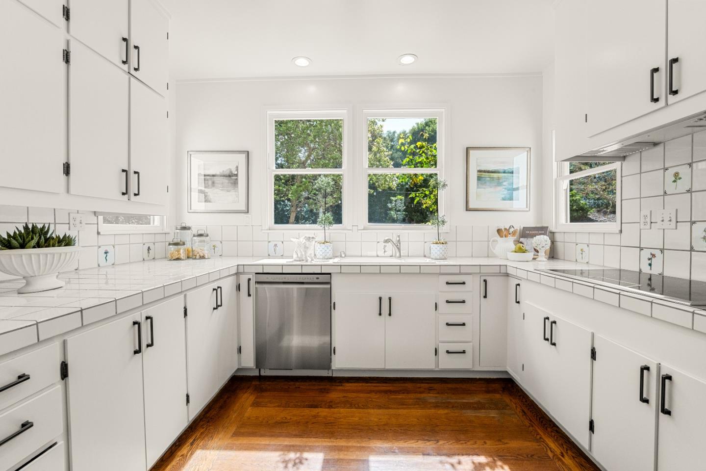 Detail Gallery Image 17 of 72 For 710 Frenchmans Rd, Stanford,  CA 94305 - 6 Beds | 3 Baths