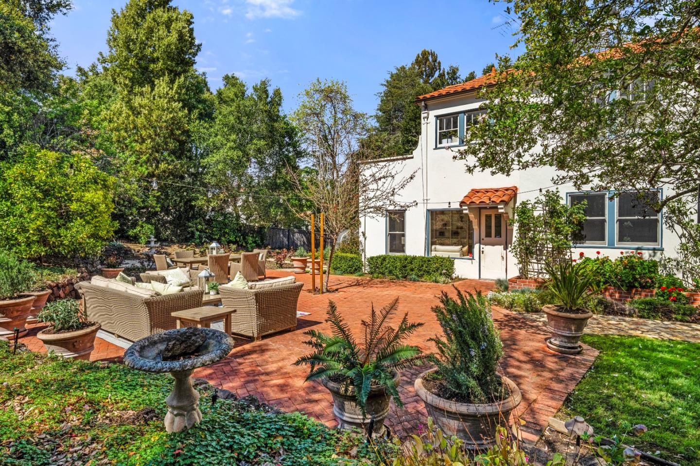 Detail Gallery Image 23 of 72 For 710 Frenchmans Rd, Stanford,  CA 94305 - 6 Beds | 3 Baths