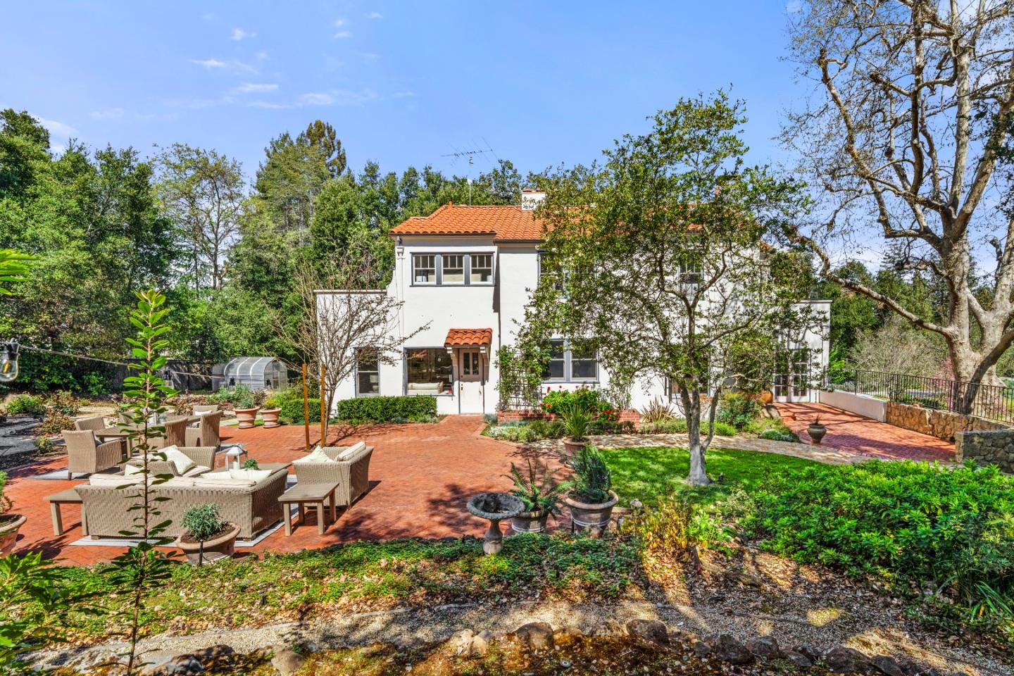 Detail Gallery Image 26 of 72 For 710 Frenchmans Rd, Stanford,  CA 94305 - 6 Beds | 3 Baths