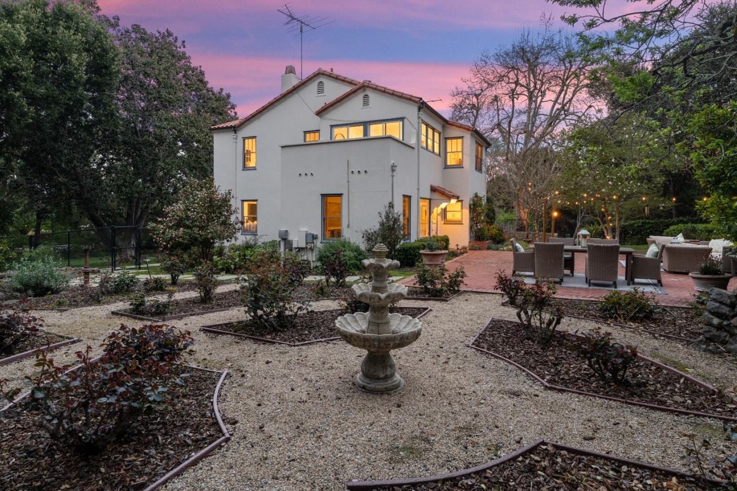 Detail Gallery Image 30 of 72 For 710 Frenchmans Rd, Stanford,  CA 94305 - 6 Beds | 3 Baths