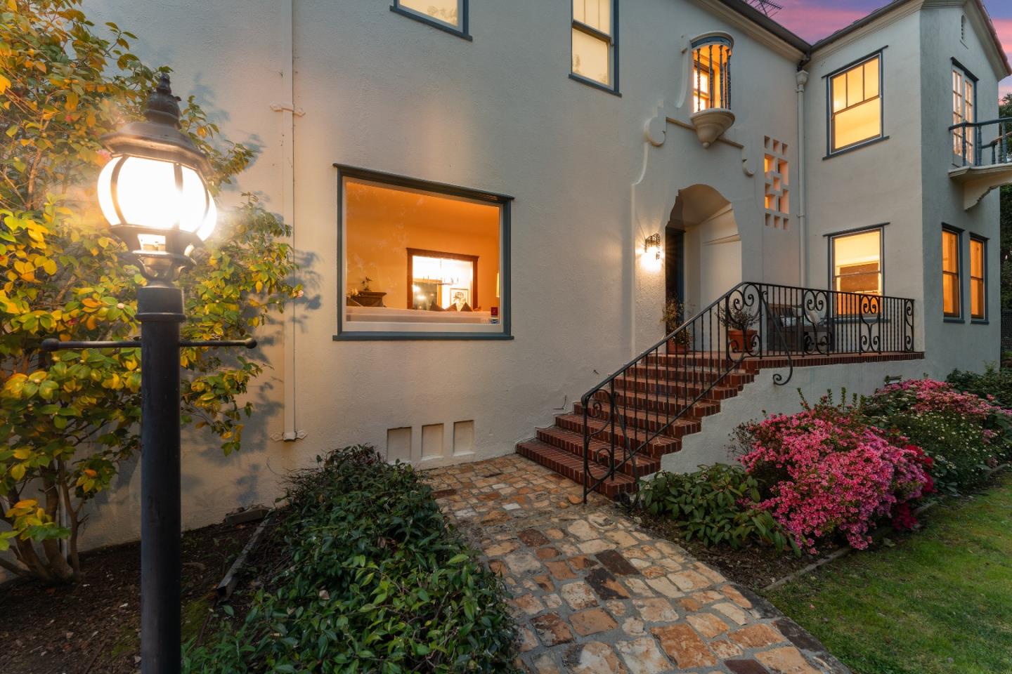Detail Gallery Image 60 of 72 For 710 Frenchmans Rd, Stanford,  CA 94305 - 6 Beds | 3 Baths