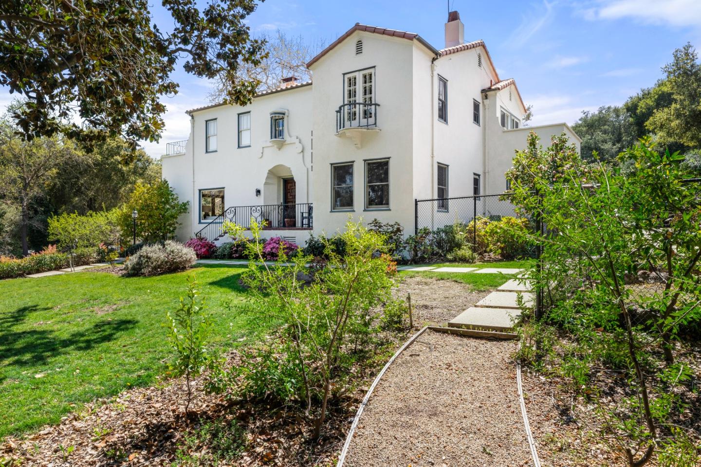 Detail Gallery Image 63 of 72 For 710 Frenchmans Rd, Stanford,  CA 94305 - 6 Beds | 3 Baths